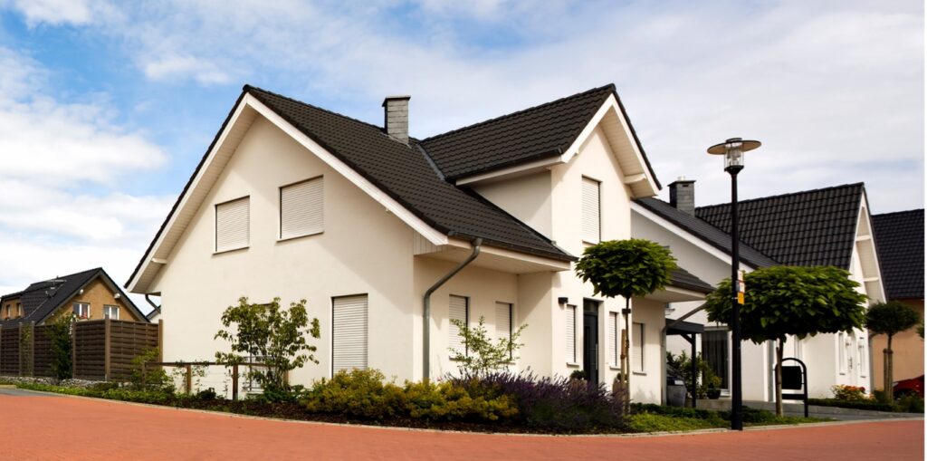 Custom vs. Turnkey: A Rehoboth Beach Real Estate Guide